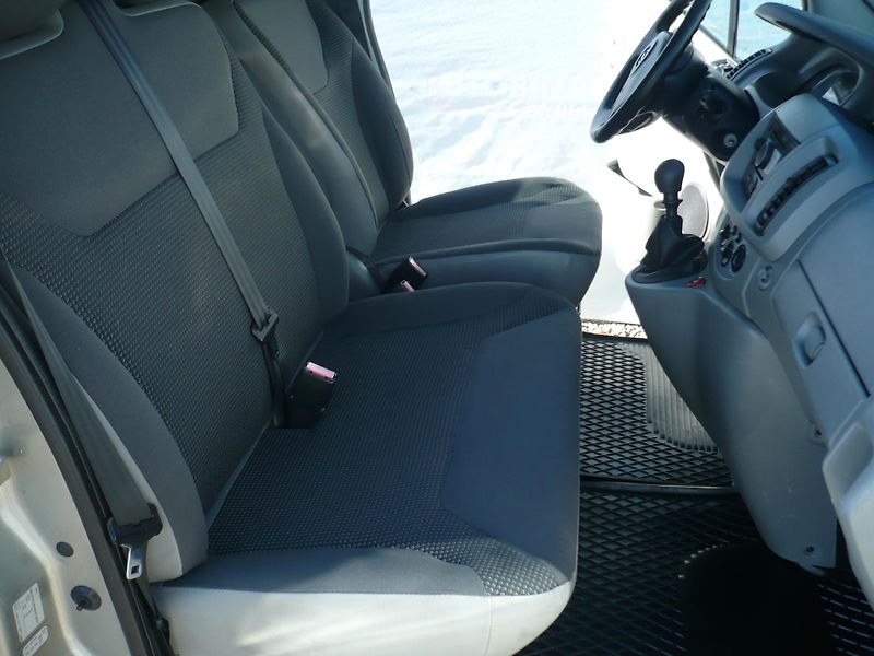 Opel Vivaro 2.5DCI 107Kw Long Klima - fotka 16 z 26