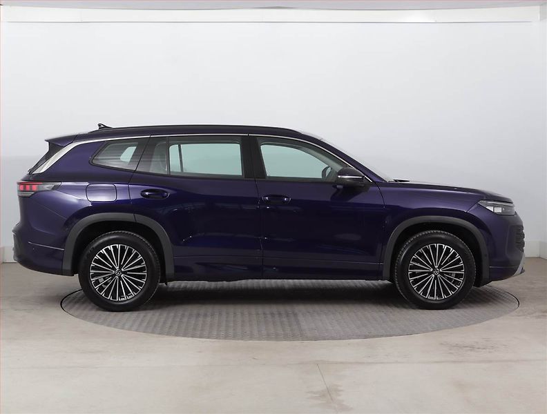 Volkswagen Tayron (2025) 1.5 eTSI - fotka 6 z 27