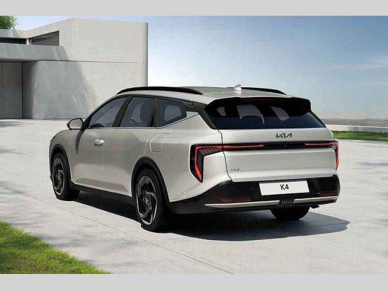Kia K4 SW už dorazila na český trh s novými osobními vozy.