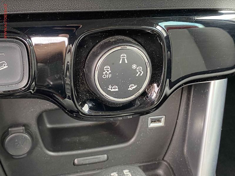 Citroën C3 Aircross (2018) 1.2PT, Shine, navi, kamera - fotka 14 z 21