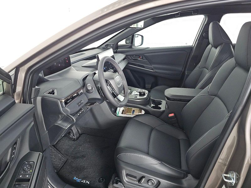 Toyota bZ4X (2026) Touring 380k AWD EXECUTIVE - fotka 6 z 30