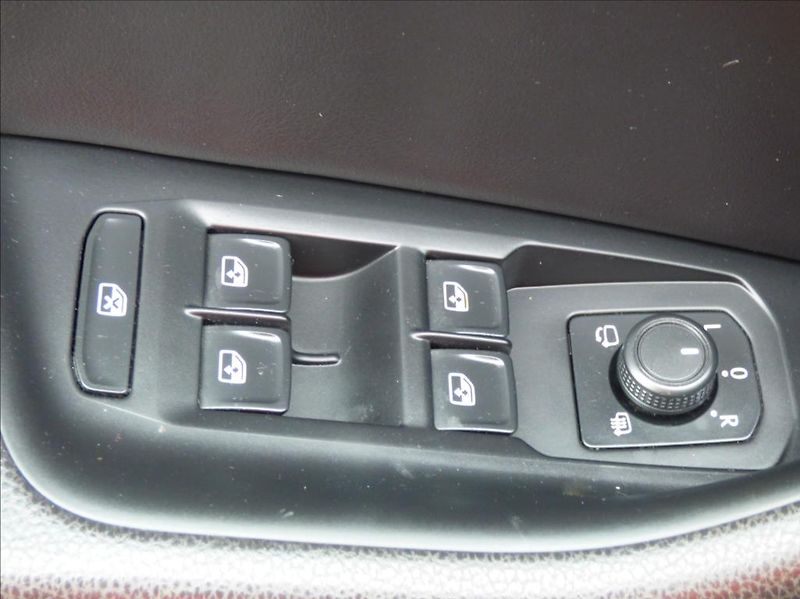 Volkswagen Arteon 2,0 TSI DSG,Navi,Kessy  Elegan - fotka 10 z 51