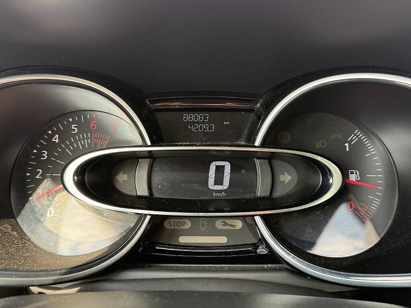 Renault Clio (2018) 1.2 SCe 54 kW Limited - fotka 11 z 21
