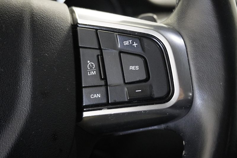 Land Rover Discovery Sport 2.0 110 kW 4WD AUTOMAT - fotka 17 z 28