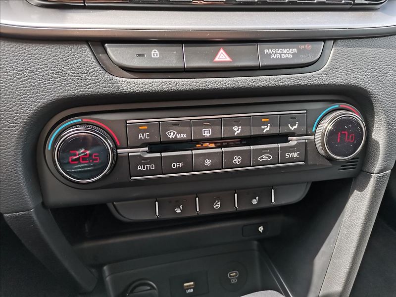 Kia Ceed 1,5 T-GDI 118kW Top DCT - fotka 16 z 19