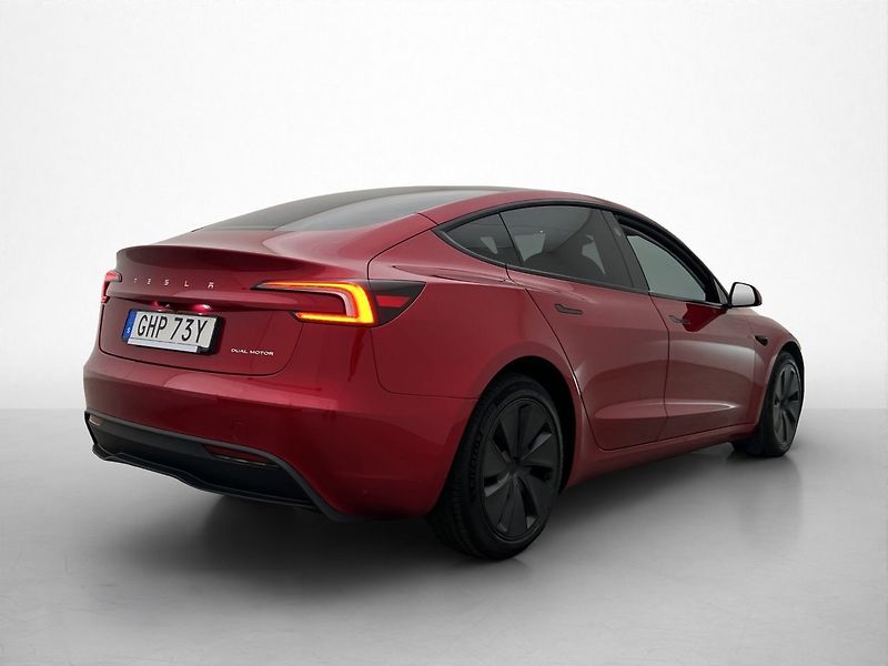Tesla Model 3 Long Range AWD Highland - fotka 8 z 35