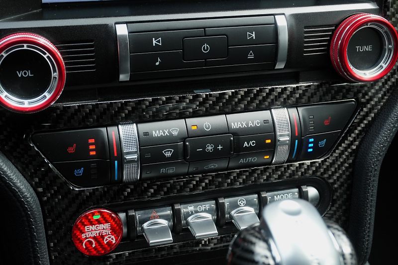 Ford Mustang 5.0 V8 GT, DPH, ACC, Ventilace - fotka 22 z 35