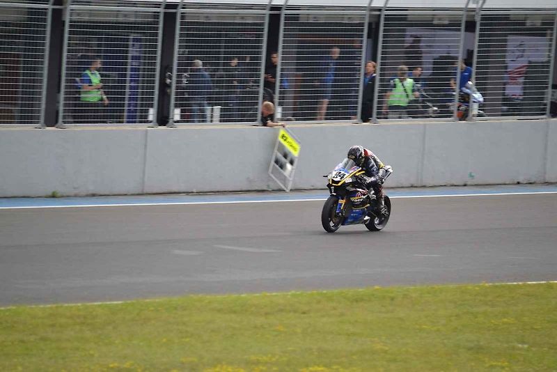 Autodrom Most o víkendu hostil závody mezinárodního mistrovství Německa IDM a závod FIM mistrovství světa sidecarů. Na snímku je rakouský jezdec Philipp Steinmayr v plné jízdě třídy Superbike.