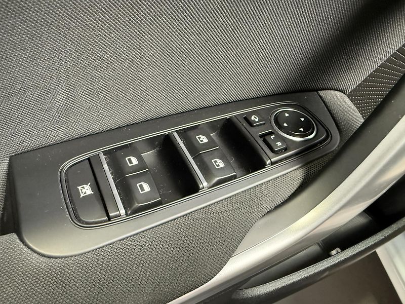 Kia Ceed 1.5 T-GDI 118kW Top SW DCT - fotka 10 z 13