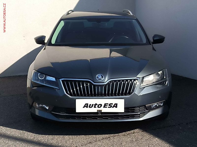 Škoda Superb (2016) 2.0 TDi, L&K, DSG - fotka 2 z 27