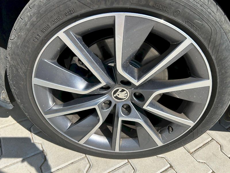 Škoda Superb (2021) SUP.COM GRT SCOUT 4X4 TD 140/2 - fotka 10 z 35