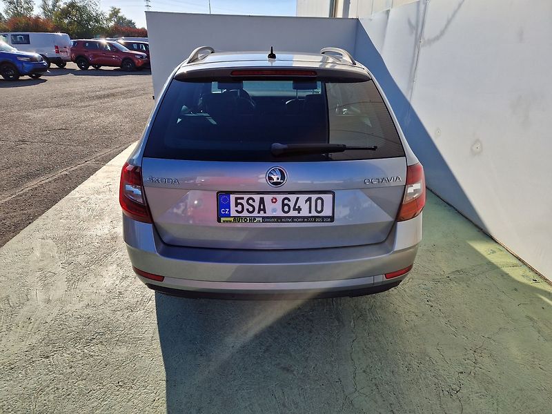 Škoda Octavia Style 1,6 TDI DSG 85kw - fotka 9 z 29