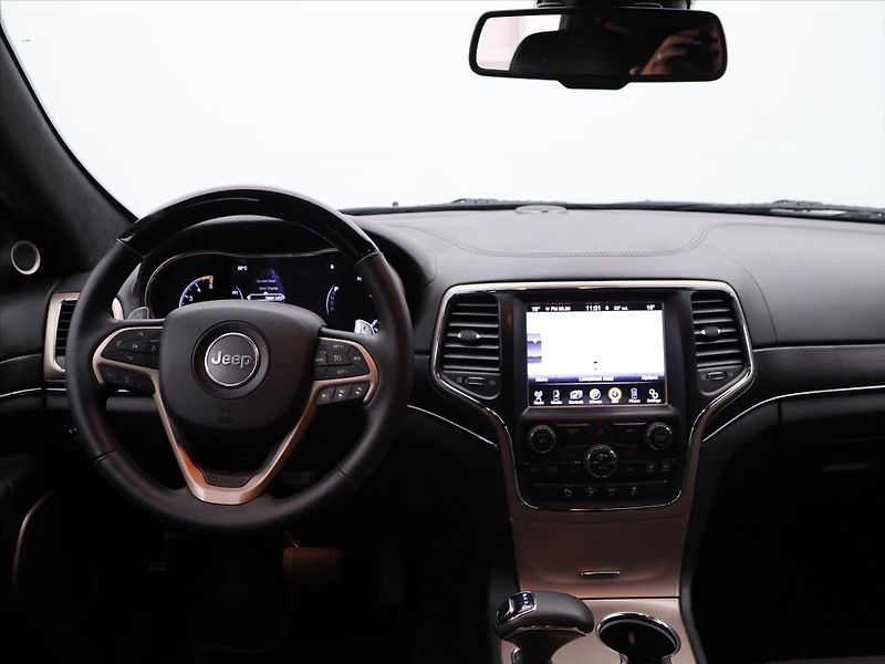 Jeep Grand Cherokee 3,0 CRDI 184kW 4x4 Summit - fotka 25 z 32