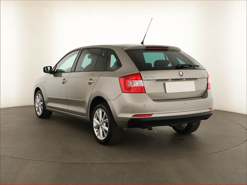 Škoda Rapid (2014) Spaceback 1.6 TDI, Automat - fotka 4 z 15