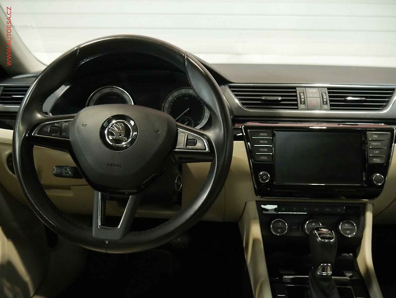 Škoda Superb (2016) 2.0 TSi 4x4, L&K, DSG, navi - fotka 11 z 23