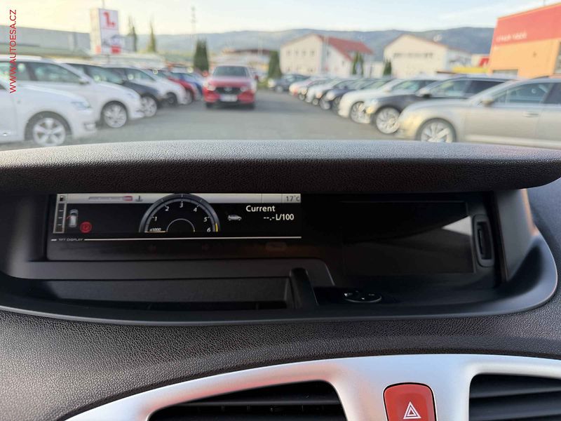 Renault Grand Scénic (2009) 2.0 dCi, ČR, AC, výhřev sed - fotka 13 z 19