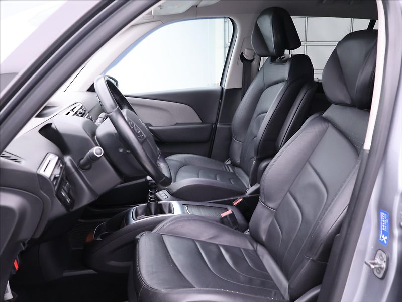 Citroën Grand C4 SpaceTourer 1,5 HDI 96kW Tažné - fotka 12 z 35