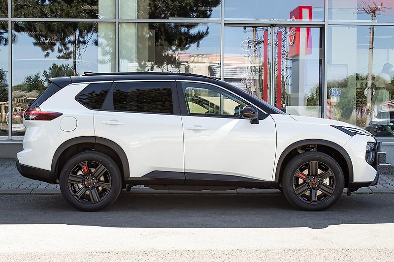 Nissan X-Trail (2026) 1,5 e-POWER 213k e-4ORCE N-TRE - fotka 4 z 23