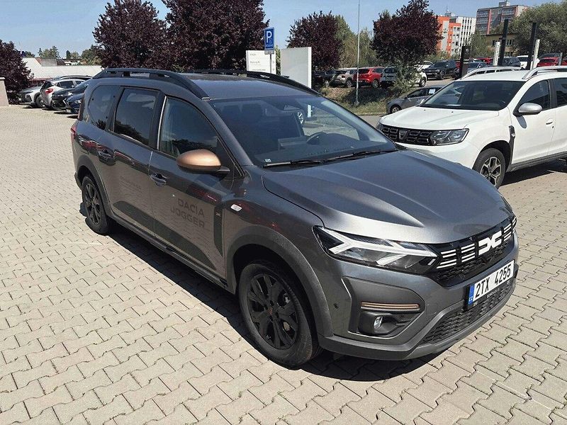 Dacia Jogger (2026) Extreme Hybrid 140 7míst Poboč - fotka 2 z 8