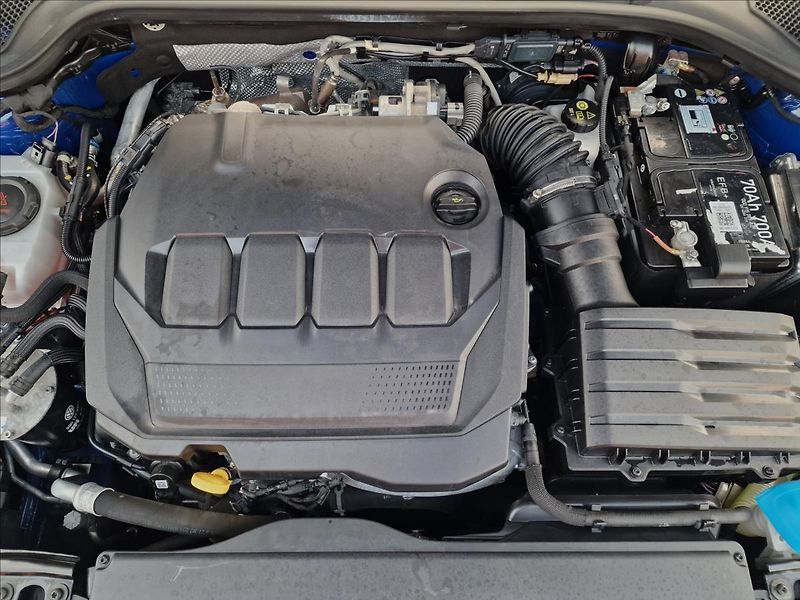 Škoda Octavia 2.0TDI Style Combi,ČR,1.Maj. - fotka 43 z 50