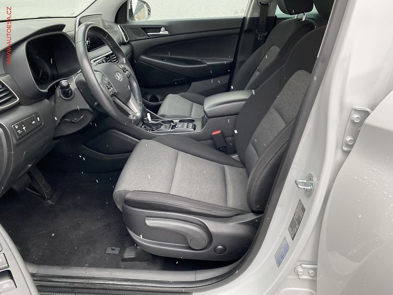 Hyundai Tucson (2019) 1.6 CRDi, AT, panor, navi - fotka 9 z 19