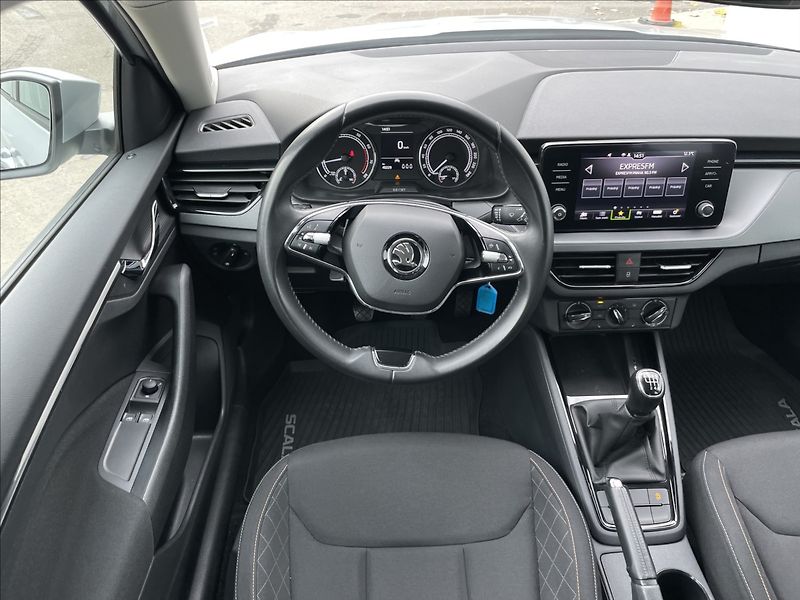 Škoda Scala 1,0 TSI Ambition Plus LED+PDC - fotka 7 z 24