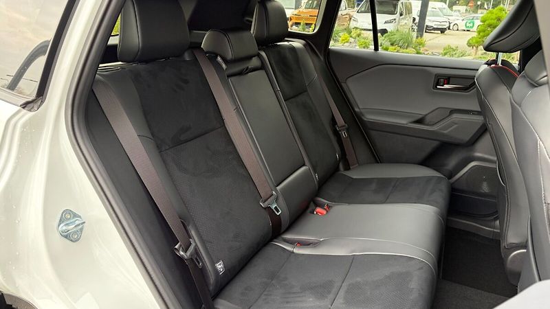 Toyota RAV4 4x4 PHEV GR Sport - fotka 9 z 23