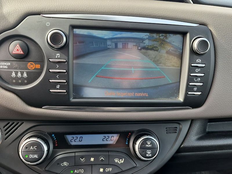 Toyota Yaris Selection Smart 1,5 Hev - fotka 19 z 28