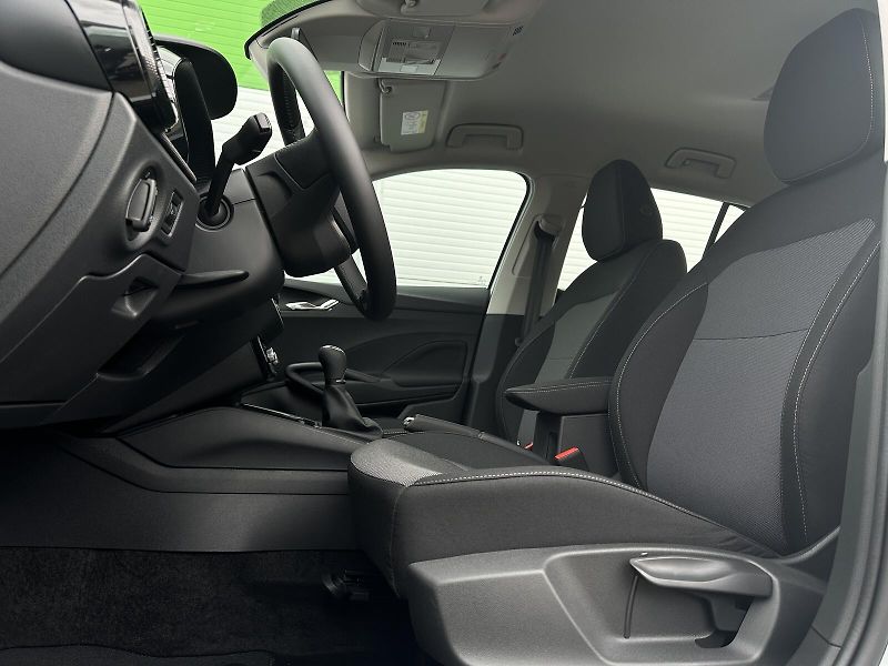 Škoda Fabia 1.0TSi 95PS LED V.Cockpit Clim - fotka 10 z 34