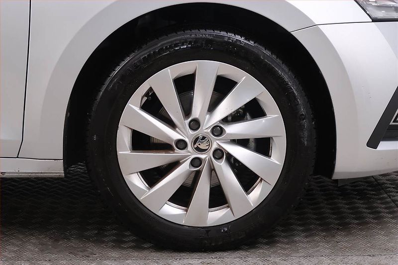 Škoda Octavia (2024) Style 1.5 eTSI mHEV - fotka 15 z 20