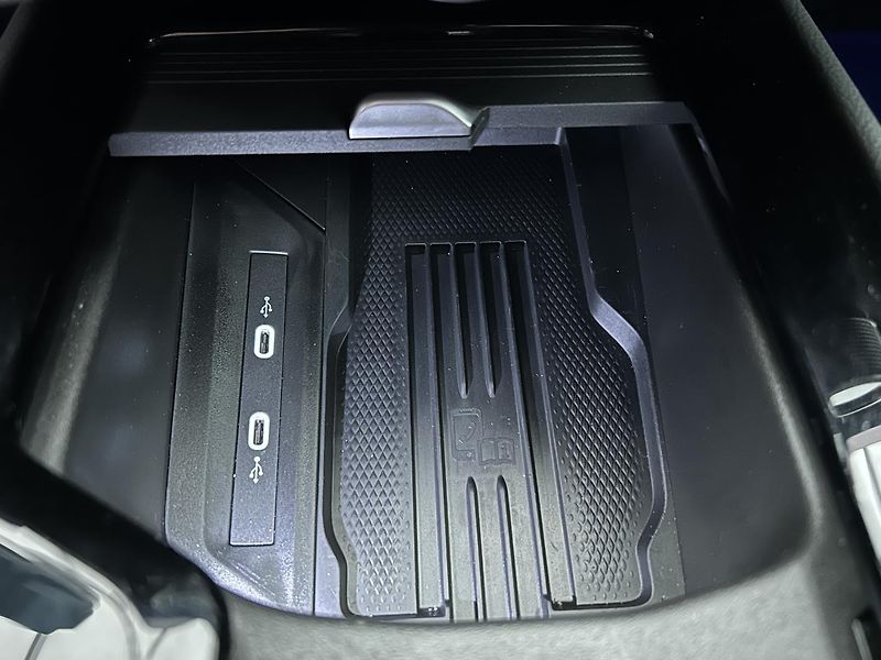 Škoda Superb 2.0 TDI 4x4 L & K - fotka 23 z 34
