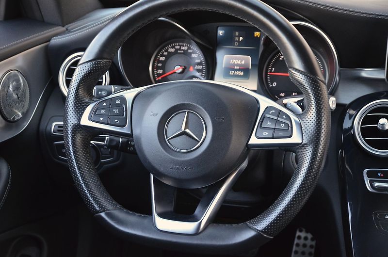 Mercedes-Benz Třídy C (2016) C 250d 4Matic AMG ČR Burmester - fotka 24 z 41