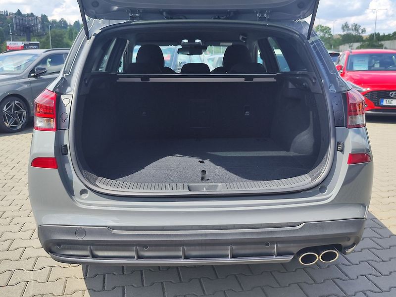 Hyundai i30 1.5 T-GDI/103kW N-Line DCT - fotka 9 z 32