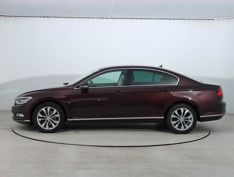 Volkswagen Passat (2016) Highline 2.0 TDI, Automat - fotka 3 z 21