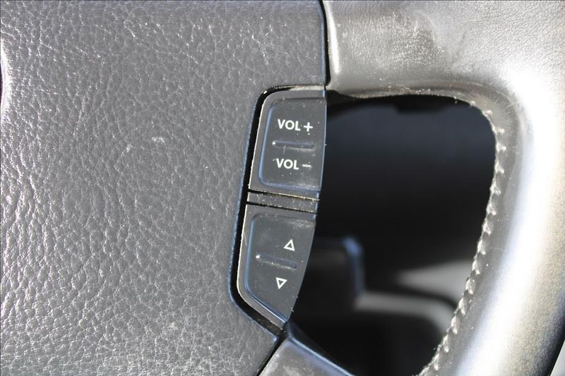 Volkswagen Sharan 1,9 TDi  TAŽNÉ,XENONY,7-MÍST - fotka 22 z 31