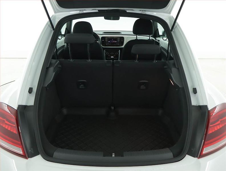 Volkswagen Beetle (2018) 1.2 TSI, Navi, Tempomat - fotka 13 z 15