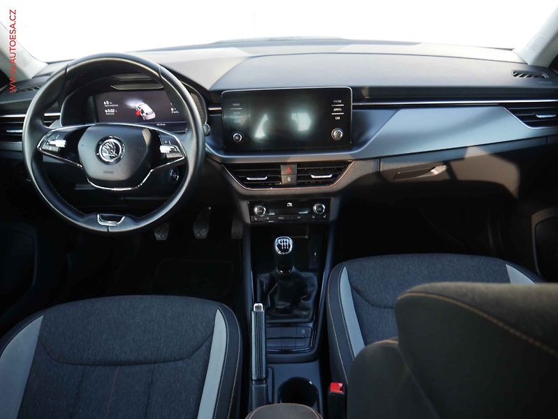 Škoda Kamiq (2022) 1.0 TSi, ČR, LED, park.čidla - fotka 8 z 16