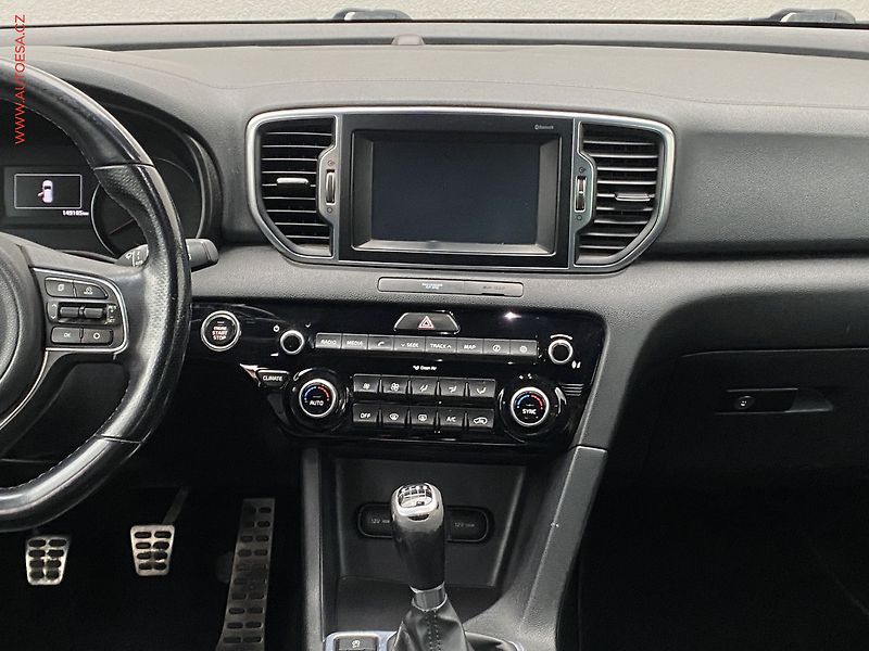 Kia Sportage (2016) 2.0 CRDi, GT Line, panor - fotka 9 z 20