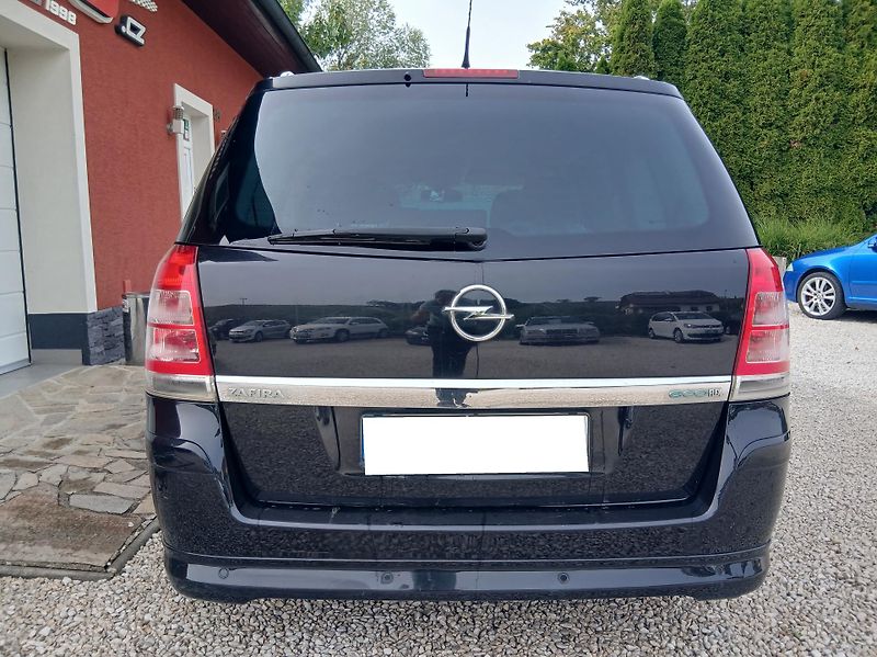 Opel Zafira 1.7 CDTi - fotka 4 z 34