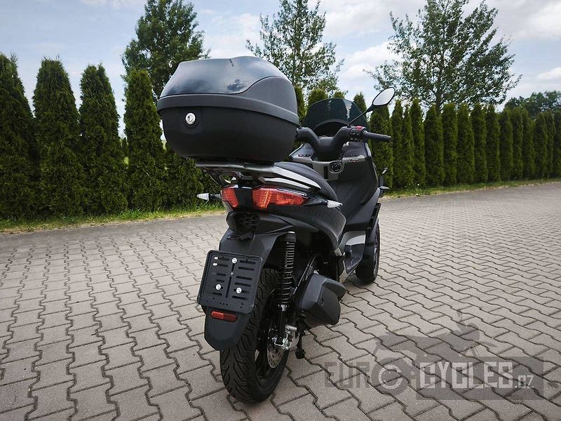 Piaggio MP3 300 (2025) MP3 310 - fotka 8 z 14