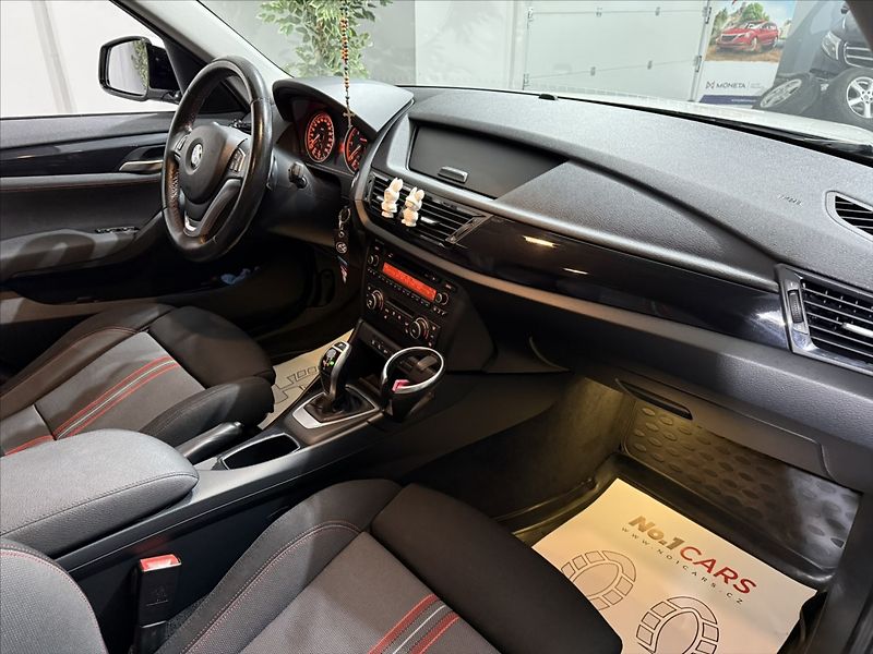 BMW X1 2,0   20D XDRIVE AUTOMAT TOP - fotka 14 z 25