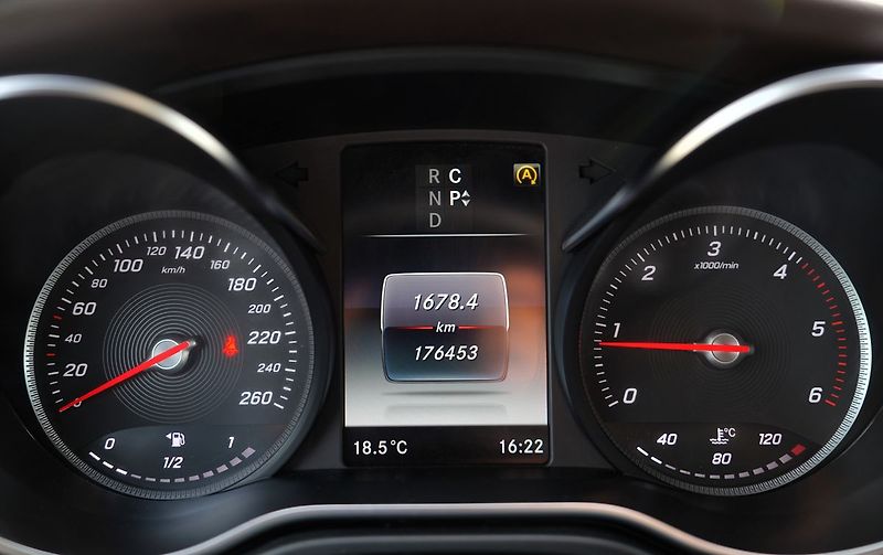 Mercedes-Benz Třídy V V250d 4Matic/Extra Long/Edice1 - fotka 38 z 47