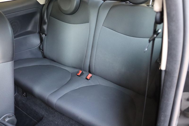 Fiat 500C CABRIO KRÁSNÉ SVEZENÍ - fotka 36 z 48