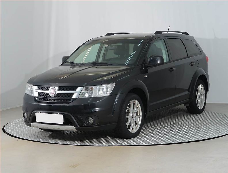 Fiat Freemont (2011) 2.0 MultiJet, 7 míst, Tempomat - fotka 2 z 17