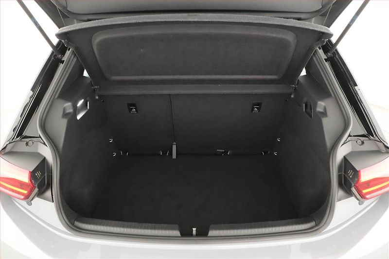 Volkswagen ID.3 (2021) Pro Perf. (62 kWh), SoH 89% - fotka 19 z 21