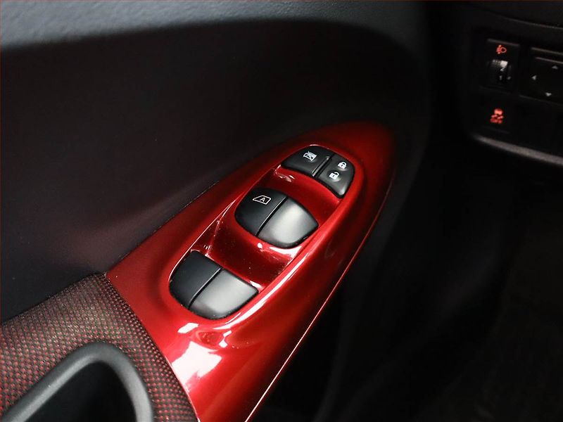 Nissan Juke (2011) 1.6 i, Automat, Serv.kniha - fotka 15 z 15