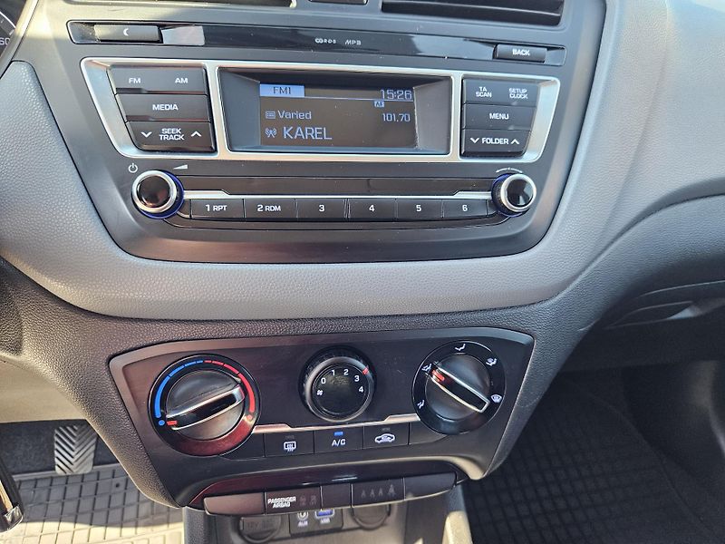 Hyundai i20 (2016) 1.2 NOVÉ ROZVODY A STK - fotka 16 z 23