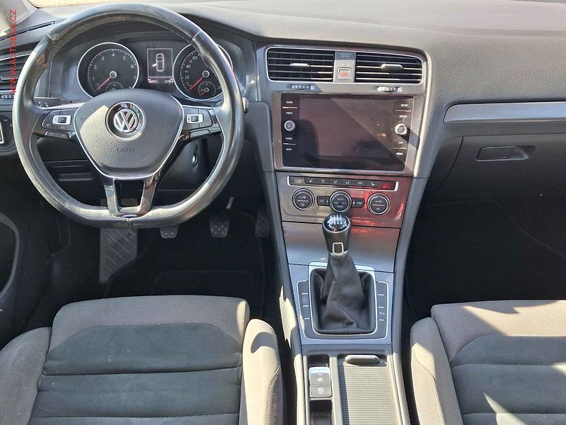 Volkswagen Golf (2017) 1.4 TSi, 1.maj,ČR, masáž - fotka 8 z 20