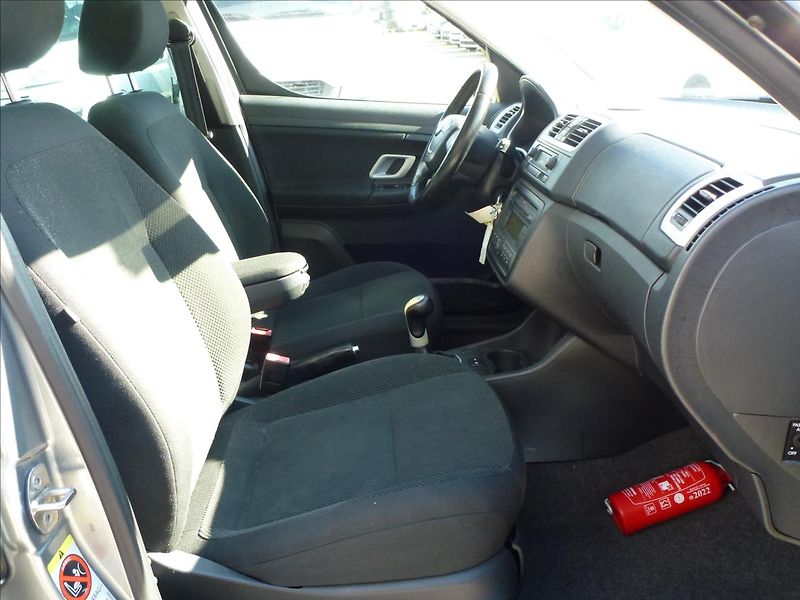 Škoda Roomster 1,9 TDI -  BEZ KOROZE !!!!!!! - fotka 30 z 54