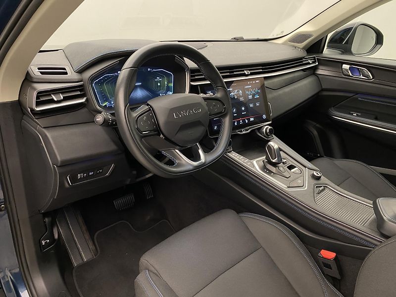 Lynk & Co 01 PHEV DCT AUT 1.maj.  - fotka 4 z 69